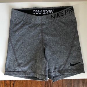 Nike Pro 3 in training short